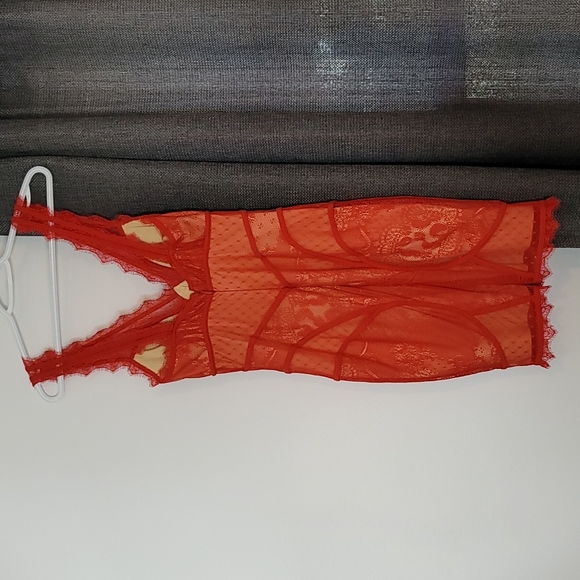 BEBE red lace dress - Picture 15 of 17